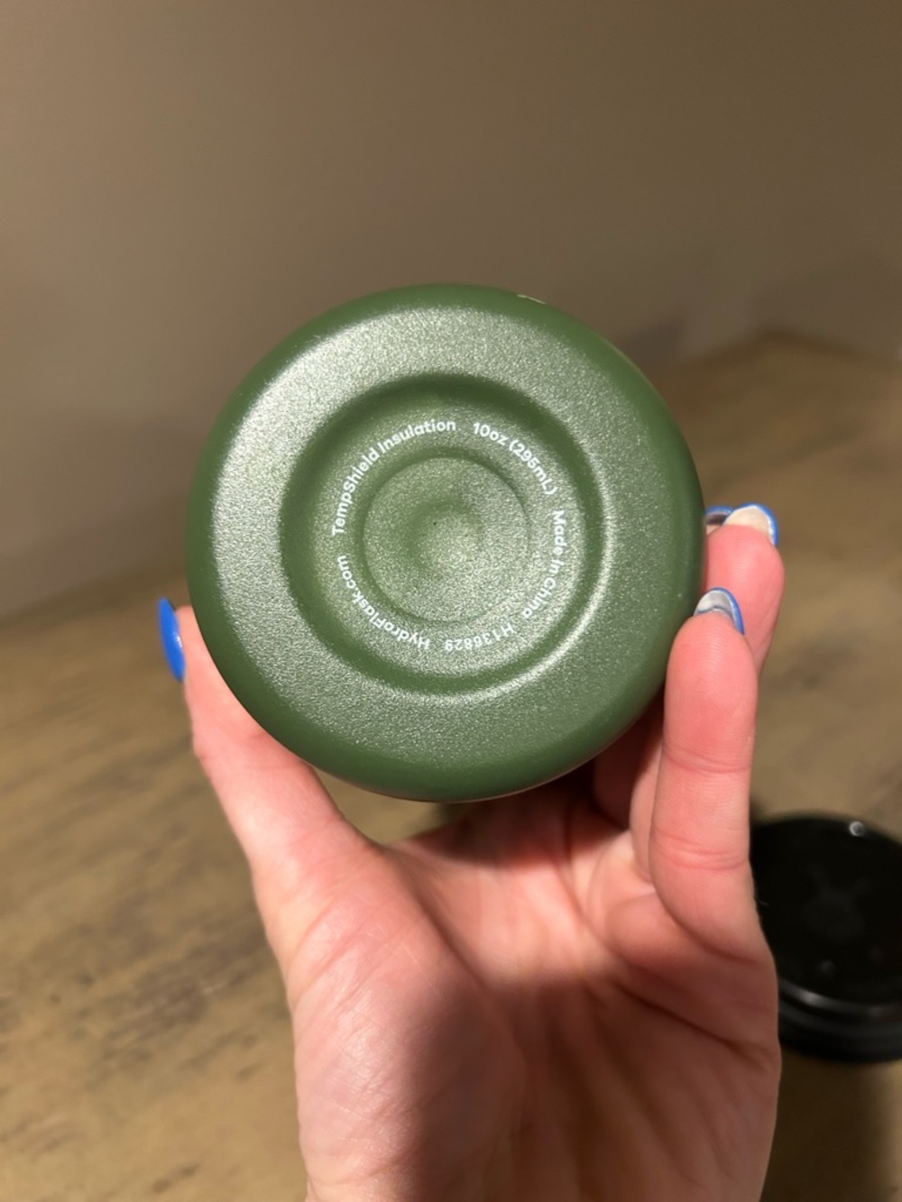 Hydro Flask Green Insulated Cup with Black Lid - Picture 4 of 4